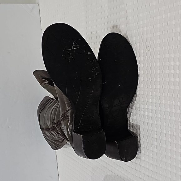 ELLUS Leather tall boots round toe zipper closure Size 6 rubber soles - Picture 11 of 13